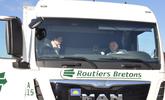 La Directrice de cabinet dans un camion 