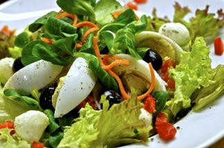 Alimentation et sécurité sanitaire, image salade assiette
