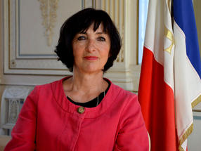 Photo officielle de la préfète Sophie BROCAS